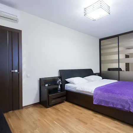 Vip 4-room Jacuzzi Apartament *