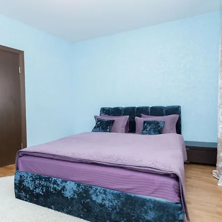 Vip 4-room Jacuzzi Apartament Mińsk