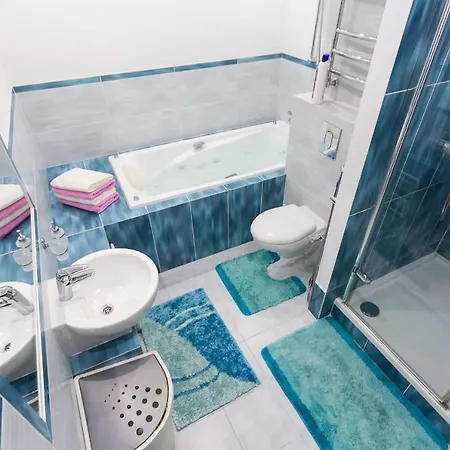 Vip 4-room Jacuzzi Apartament