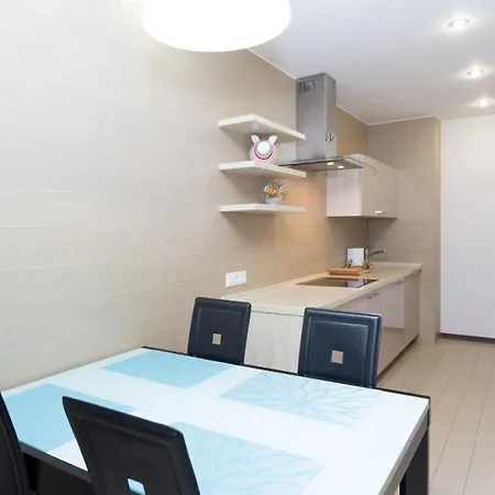 Vip 4-room Jacuzzi Apartament *