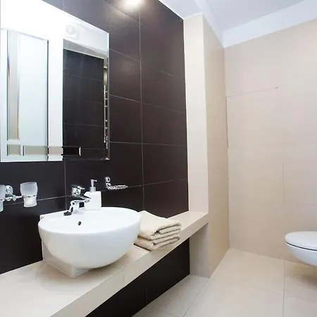 Vip 4-room Jacuzzi Apartament
